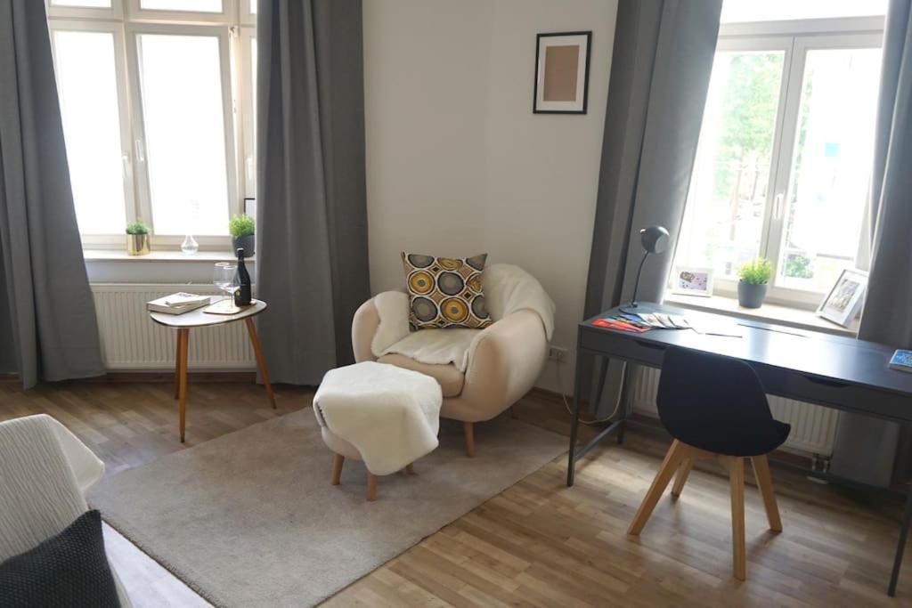 Bright Cozy Studio Flat In Apartment